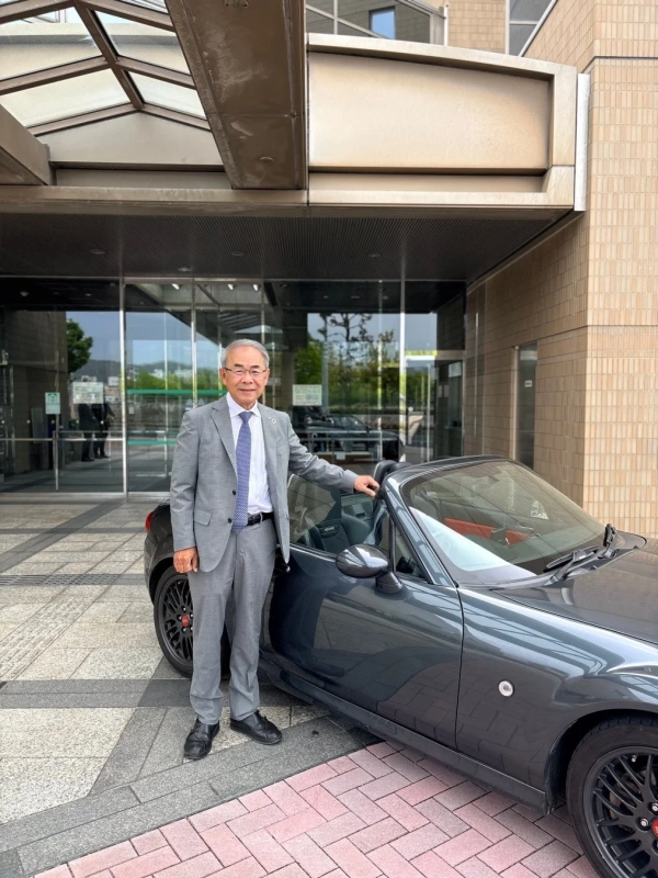 貴島氏とロードスター